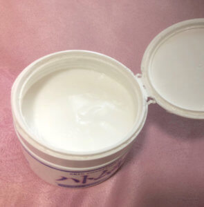 蓋を開けたクリーム