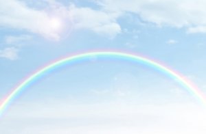 薄い虹と空
