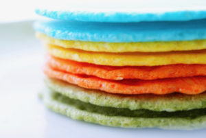 クアトロえびチーズとは？"和風マカロン"と評判の虹色おせんべいの感想！