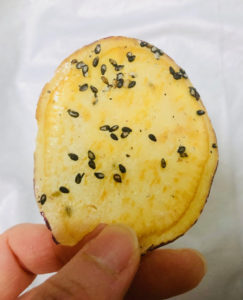 紅はるかごまチップ