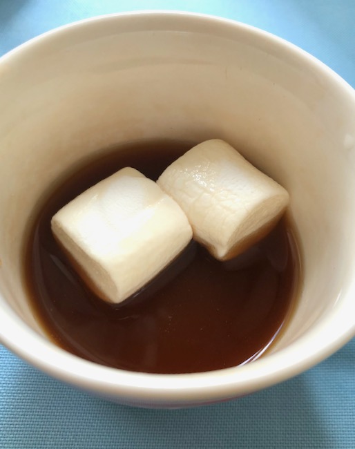 飲んでる途中でマシマロ入れる