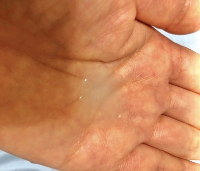 バブ爽快シャワースーパーエクストラクールジェル手に取った所2