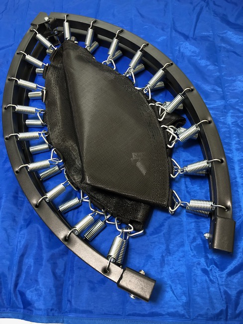 折りたたみトランポリン出して床に置く