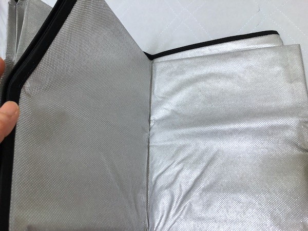 アルミ毛布折りたたみ開封