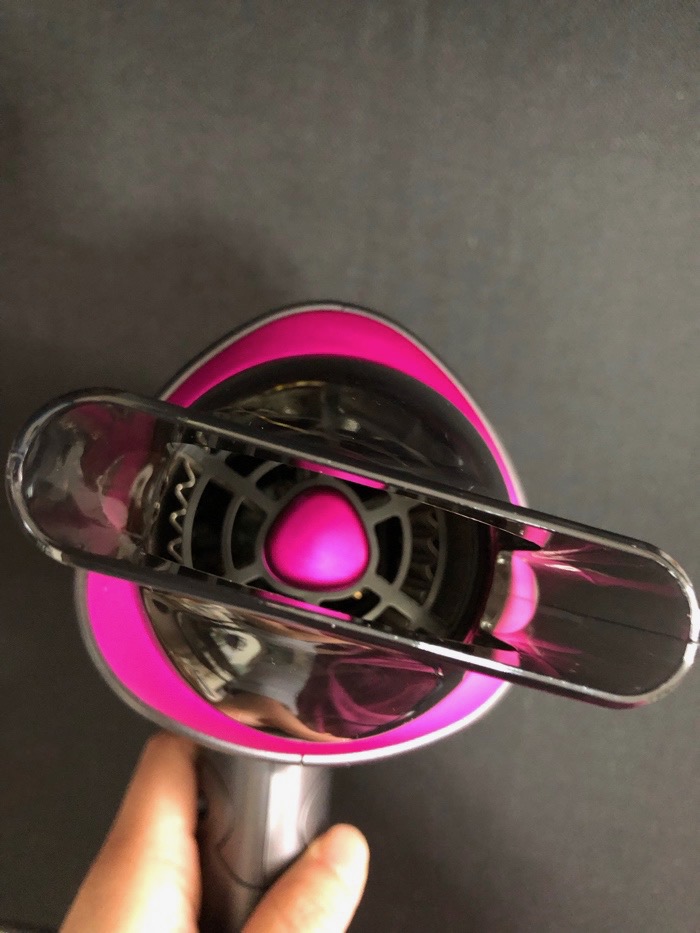 LUMIARAドライヤーアダプター正面