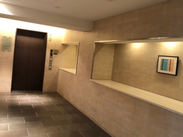 ホテルメッツ立川一階通路