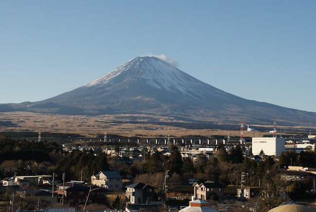 護摩堂から見る富士
