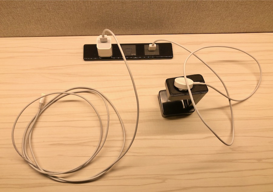 ケーブルを繋ぐ