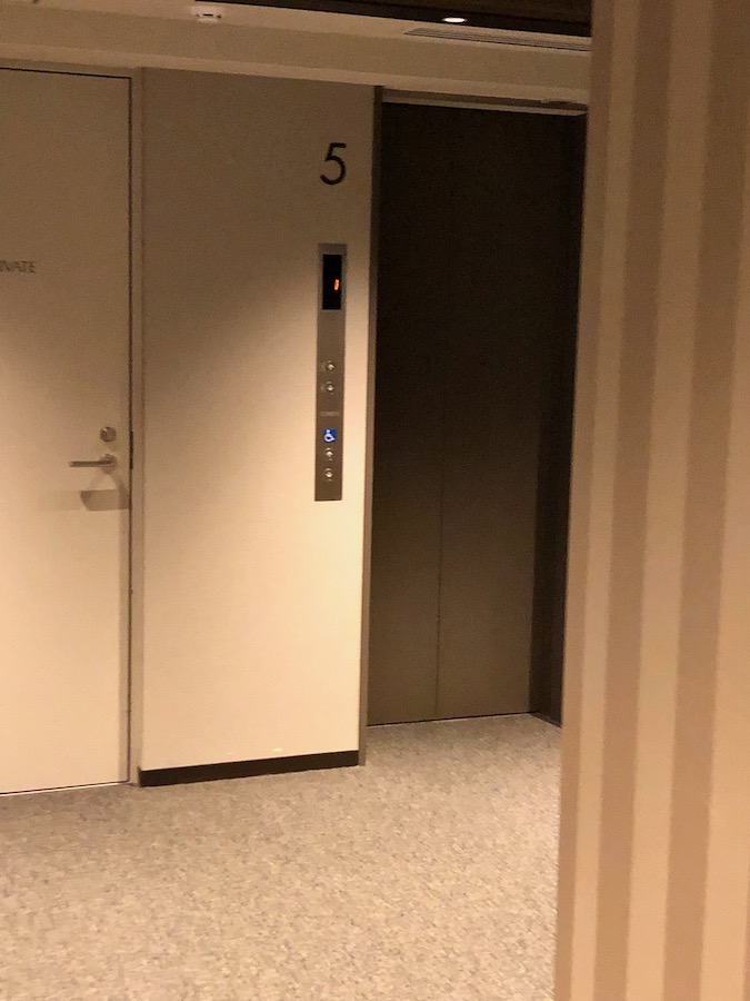 タワー館エレベーター5F