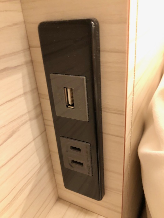 ベッドサイド電源ポート