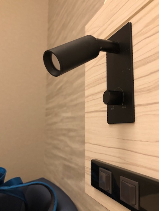 ベッド際筒型ライト