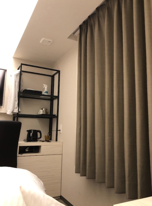 厚めのカーテン