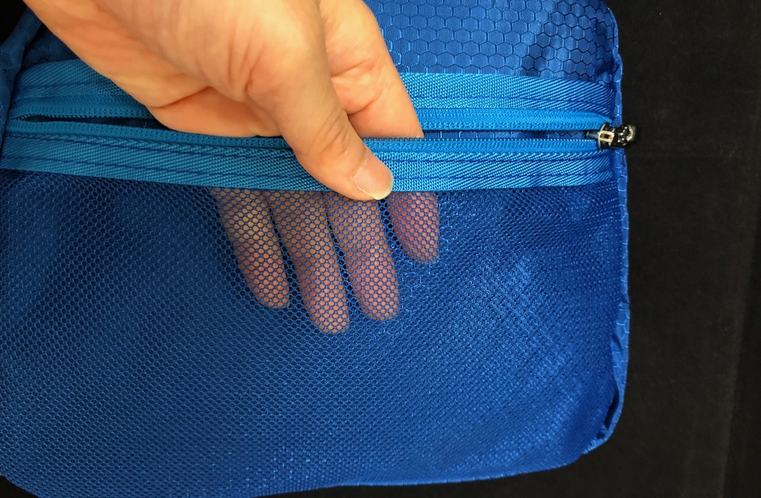 メッシュポケット