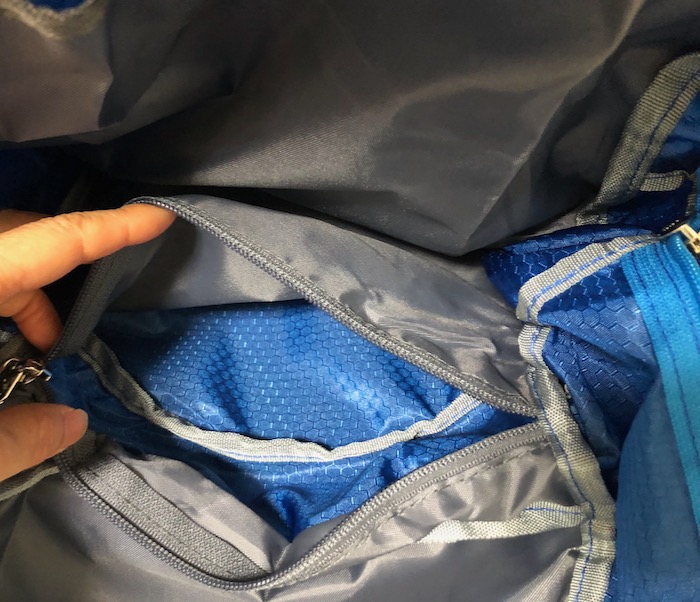 リュック内側ポケット内部