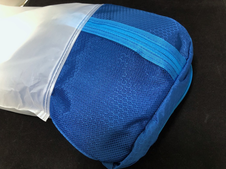 折りたたみ時リュック出すところ