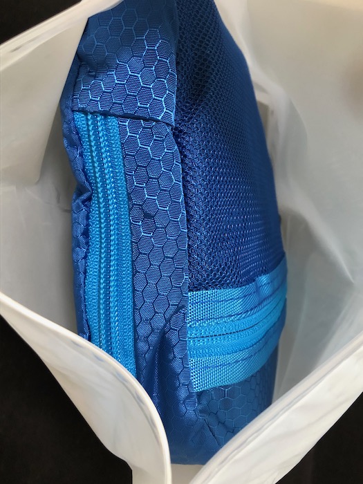 折りたたみ時リュック縦置き