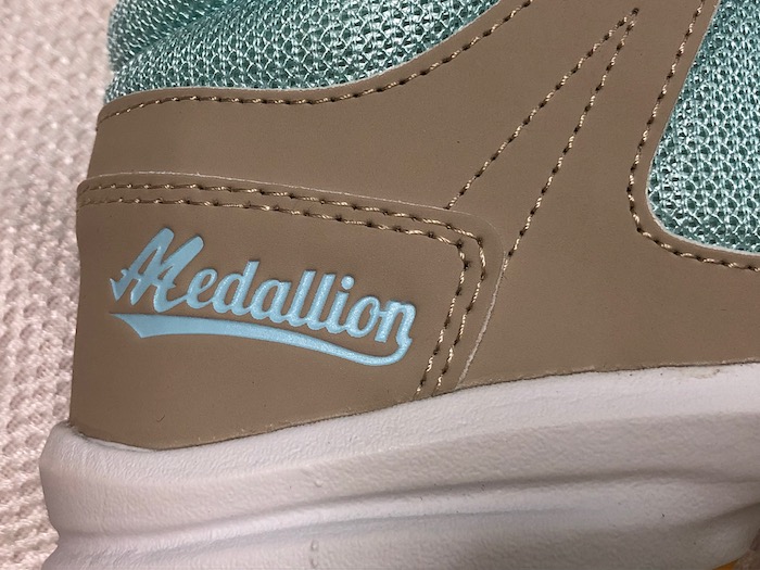 安全靴かかとロゴ